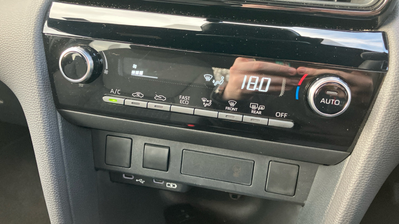 Toyota Yaris Cross 1.5 Hybrid Design 5dr CVT Hybrid Estate